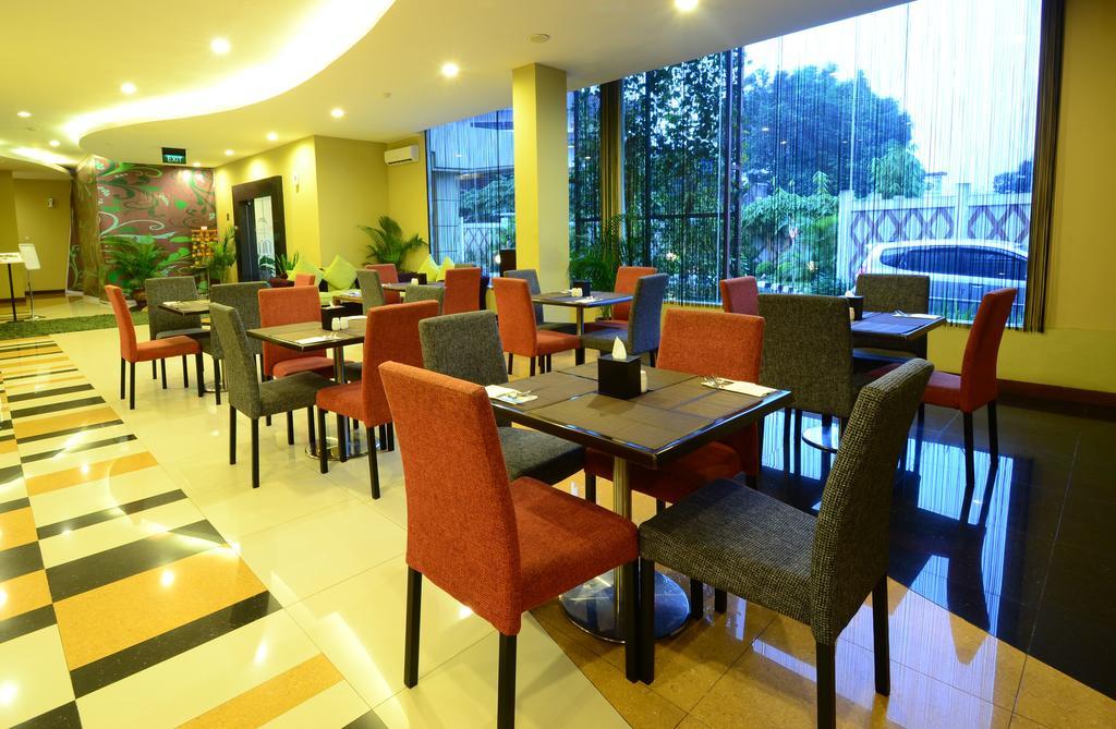 Ipb Convention Hotel Botani Square Bogor Exterior foto
