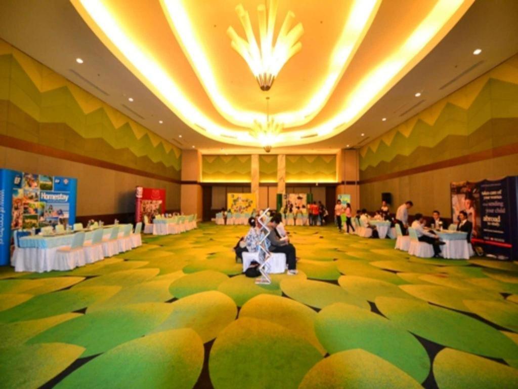 Ipb Convention Hotel Botani Square Bogor Exterior foto