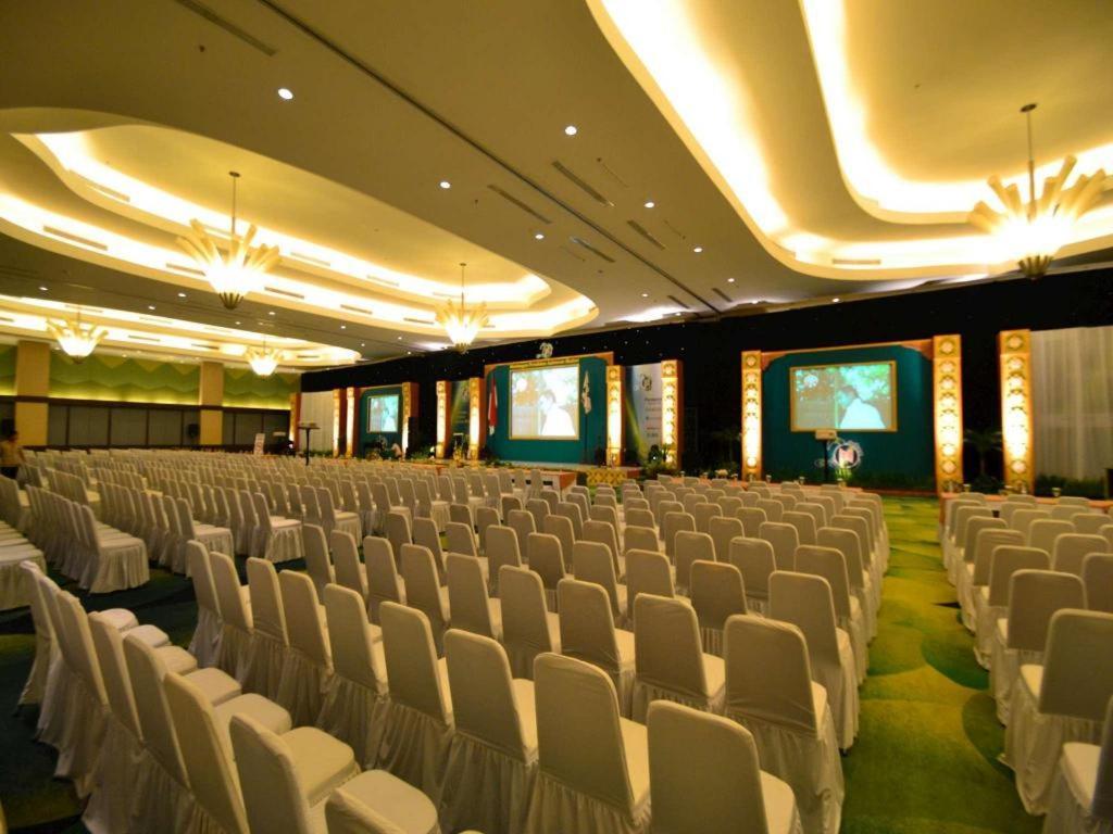 Ipb Convention Hotel Botani Square Bogor Exterior foto